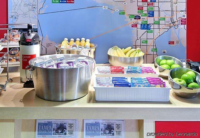 坦帕西海岸机场唐尼普莱斯套房酒店 外观 照片